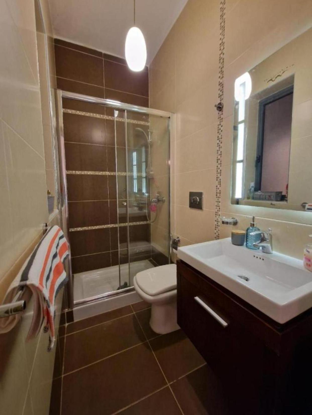 Bugibba Central Modern Apartment セント・ポールズ・ベイ エクステリア 写真