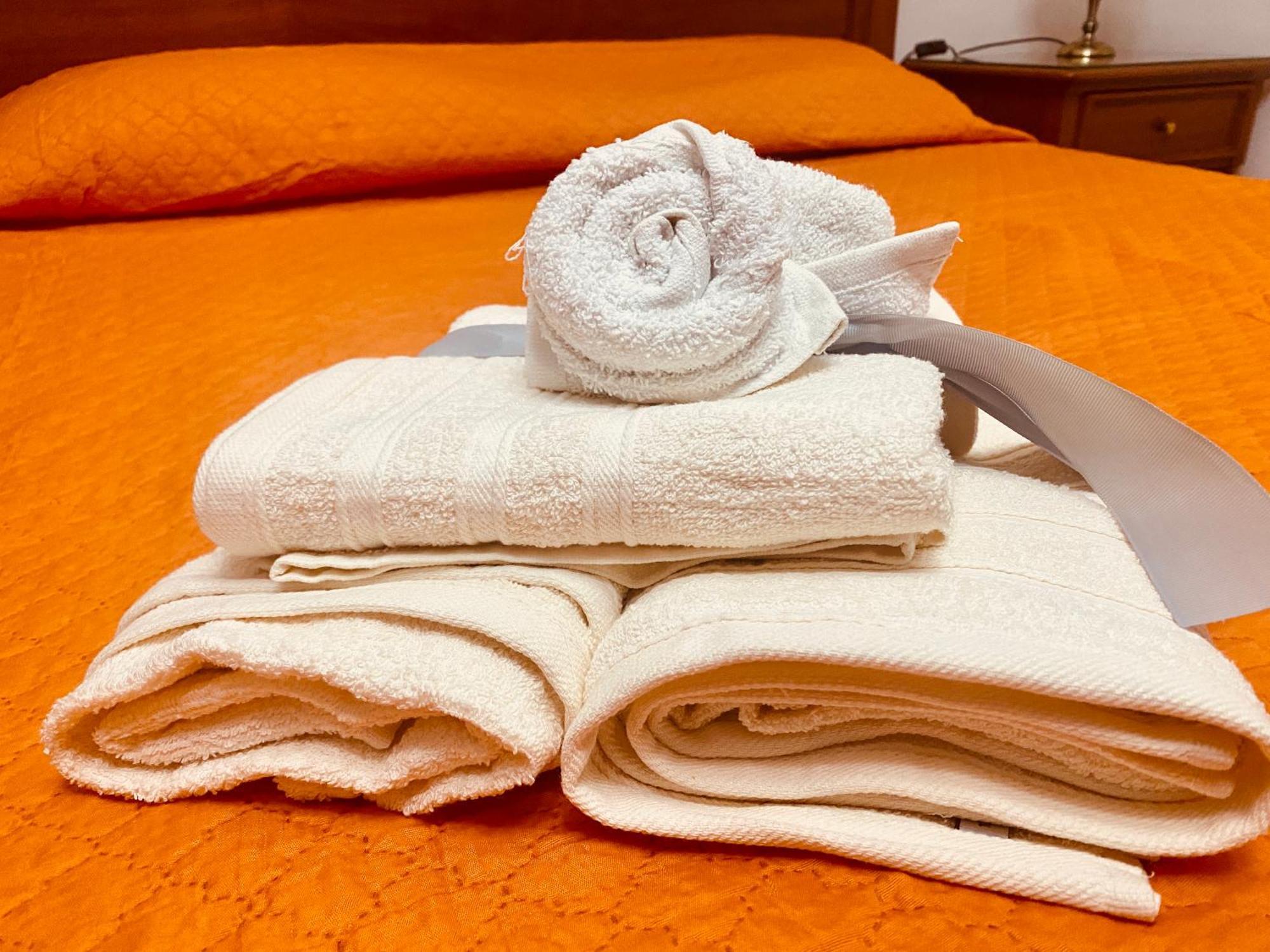 Bugibba Central Modern Apartment セント・ポールズ・ベイ エクステリア 写真