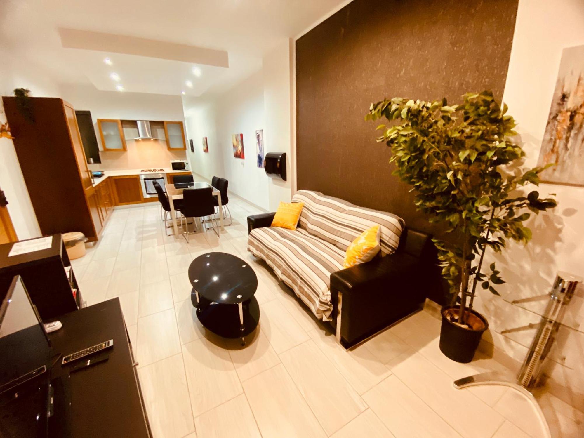 Bugibba Central Modern Apartment セント・ポールズ・ベイ エクステリア 写真